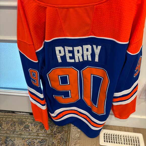 Perry Oilers Jersey - Picture 4 of 4